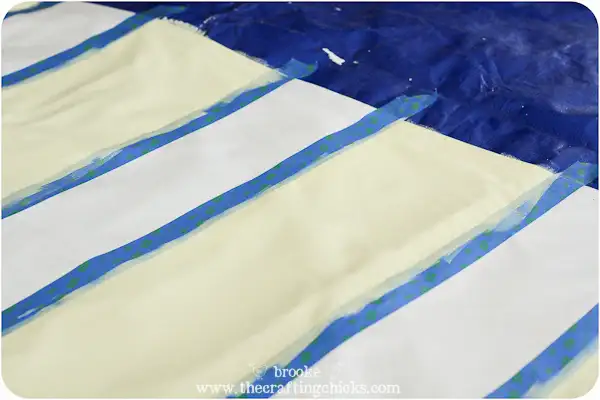 DIY (своими руками)-painted-stripe-blackout-curtains-7