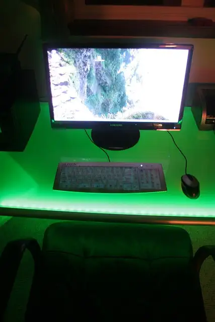 kevin-office-table-light2