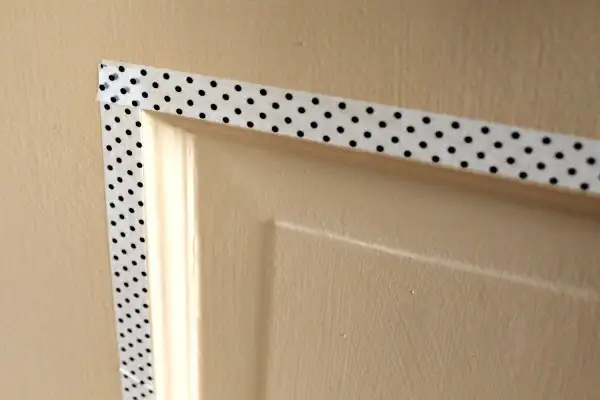декорированная дверь лентой washi