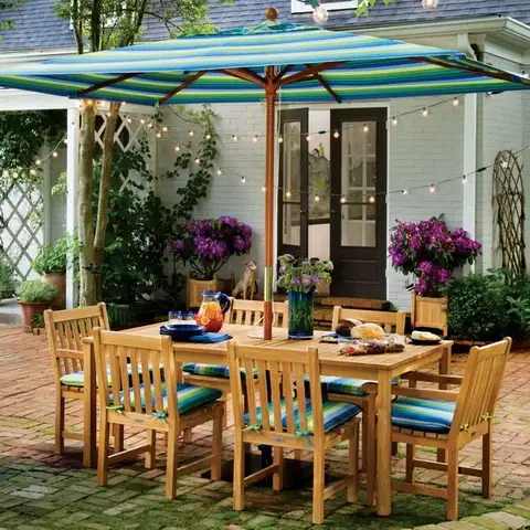 Outdoor-Patio-Dining-Sparkle-Lights
