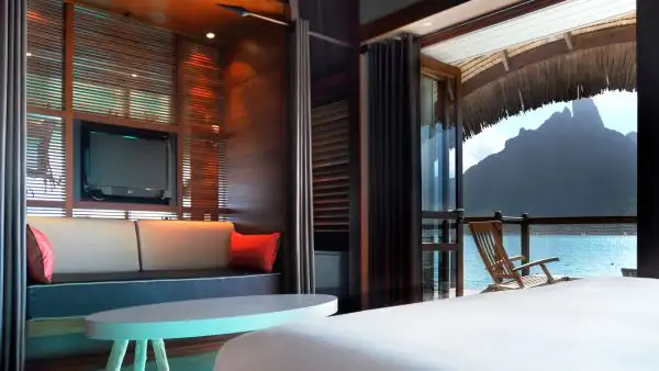 Бунгало Overwater Bungalow, Le Meridien