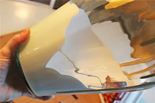diy-paint-drip-milk-vase