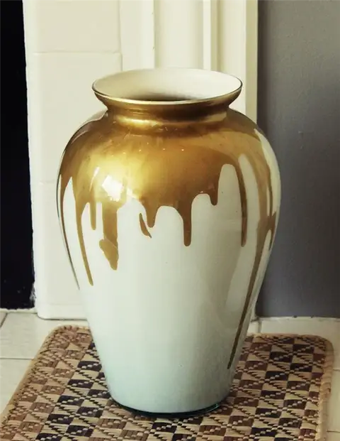 diy-paint-drip-milk-glass-vase-closer-look
