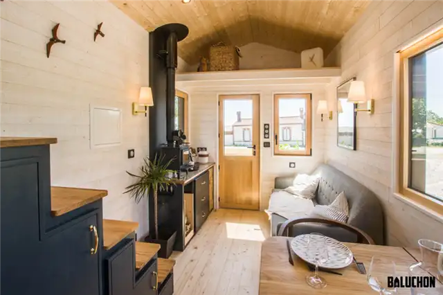 19.5 feet tiny house design by Baluchon - гостиная
