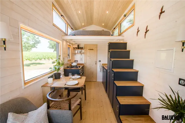 19.5 feet tiny house design by Baluchon - лестница