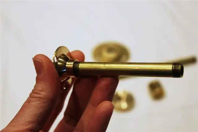 Держатель для туалетной бумаги DIY (своими руками) из латуни - прикрутите фланец с резьбой