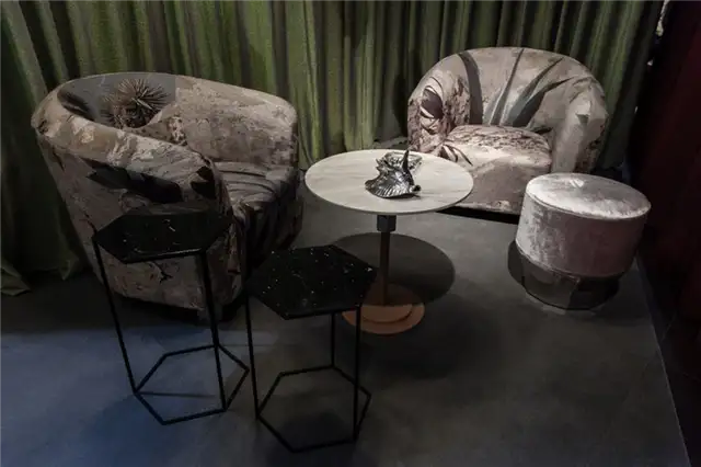 Moroso Hexxed Side Table с черным мрамором