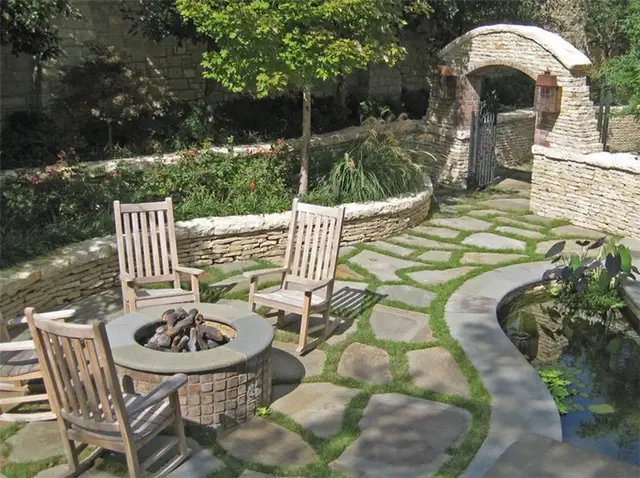 flagstone-around-the-firepit