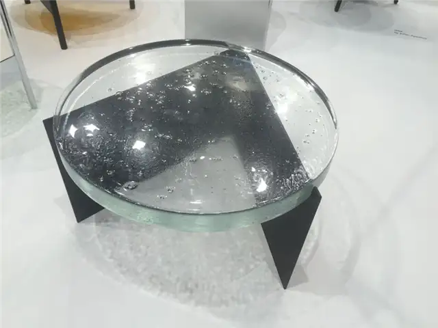 Стеклянный кофейный столик со стеклянной столешницей