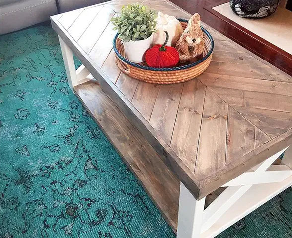 Кофейный столик DIY (своими руками) в елочку
