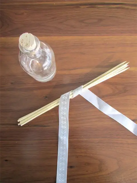 diy-essential-oil-reed-diffuser-step4