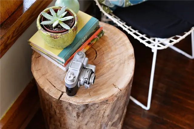 боковой столик из пня DIY (своими руками)