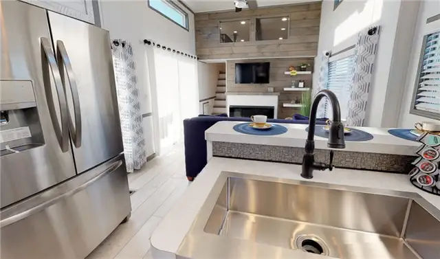 Любимый современный крошечный дом от Park Model Homes - кухонная мойка