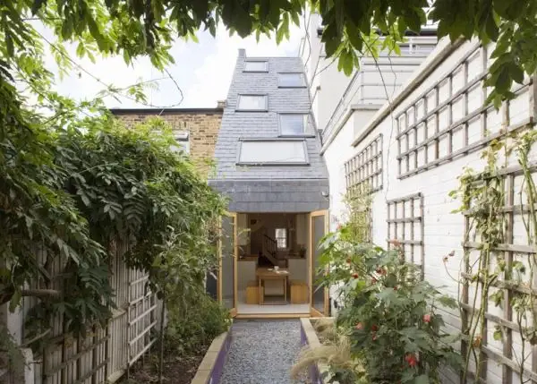 slim-house-extension-by-alma-nac