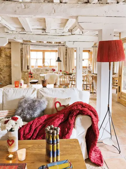 rusctic-cottage-interior