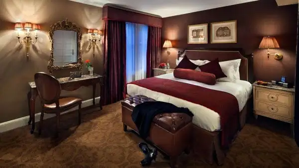 plaza-athenee-manhattan5