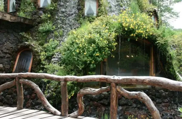 chiles-water-spewing-volcano-hotel2