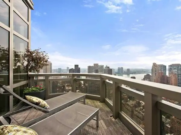the-wolf-of-wall-street-apartment-200-square-feet-of-outdoor-living-space