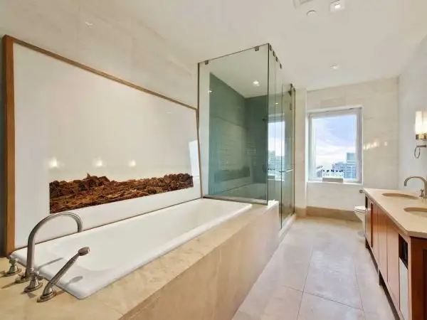 the-wolf-of-wall-street-apartment-feetsoaking-tub-and-a-large-glass-steam-shower