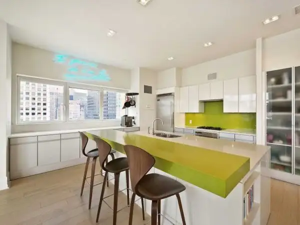 the-wolf-of-wall-street-apartment-modern-kitchen-plenty-storage