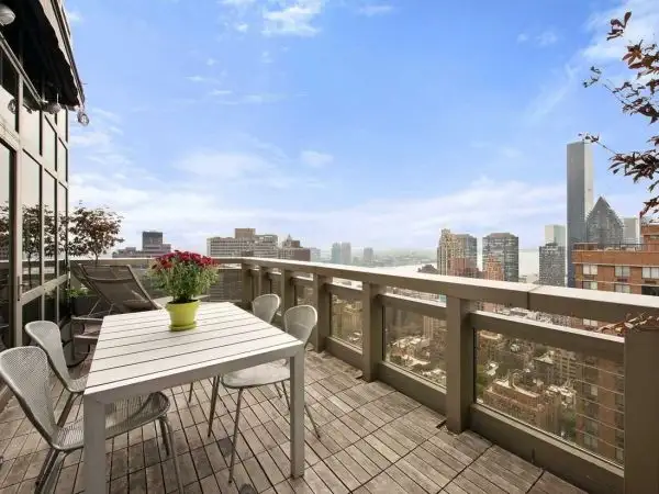 the-wolf-of-wall-street-apartment-catching-some-rays