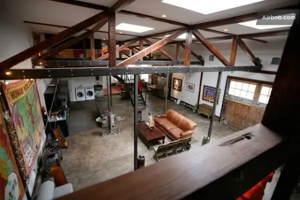 1918-gas-station-converted-into-home16