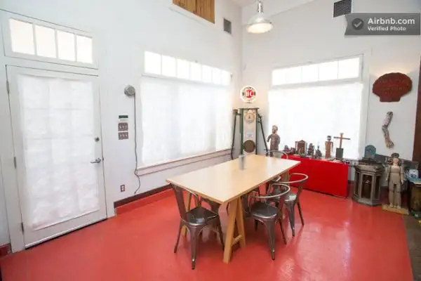 1918-gas-station-converted-into-home15