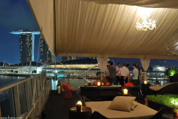 Lantern-Bar-at-The-Fullerton-Bay-Hotel-Singapore-05