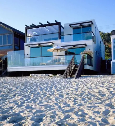 Dream-Beach-Home-Terrace-932x1024