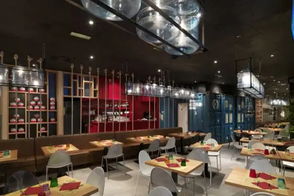 Pizzikotto-restaurant-by-Andrea-Langhi