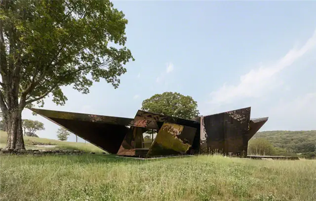 daniel-libeskind-connecticut-house-exterior
