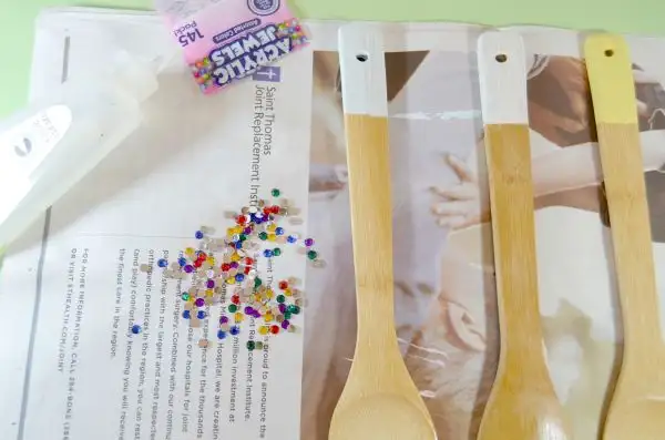 Dipped-Embellished-Wooden-Utensils-36metrov-Diy-embllish