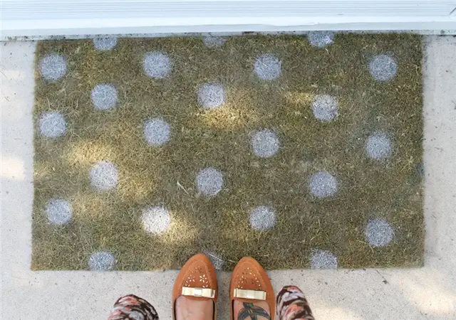 36metrov-polka-dot-doormat-diy