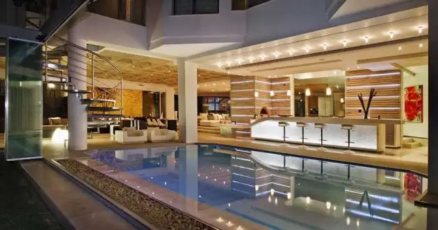 Стеклянный дом от Nico Van Der Meulen Architects10