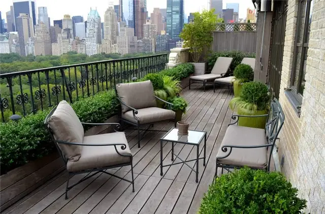 green-pots-extend-the-greenery