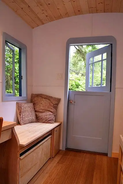 hornby-island-caravans-tiny-house3