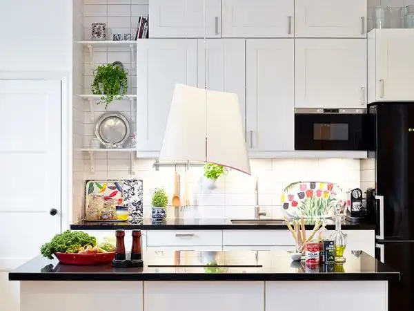 bold-apartment-accents-accessories1