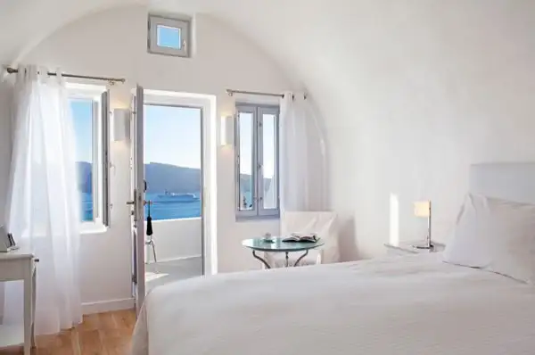 katikies-hotel-in-oia-santorini-greece5