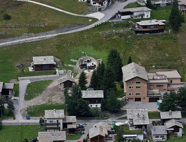 underground-home-designs-swiss-mountain12