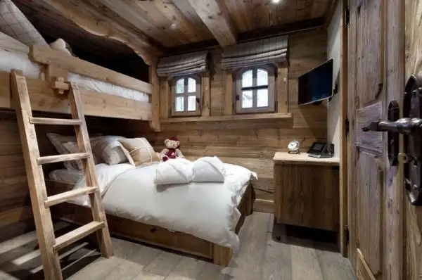 Lavish-Petit-Chateau-1850-Chalet-in-Courchevel-bedroom3