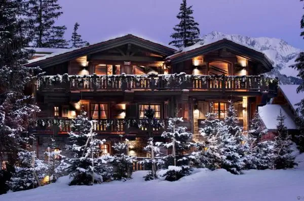 Lavish-Petit-Chateau-1850-Chalet-in-Courchevel
