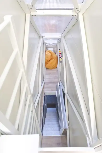 worlds-skinniest-house-centrala4