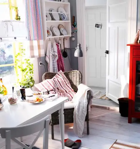 IKEA-2013-catalog-dining-area