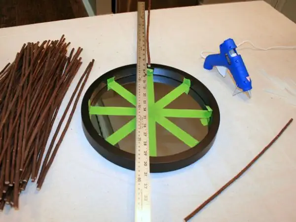 Janell-Beals-Sunburst-Mirror-Beauty-diy2