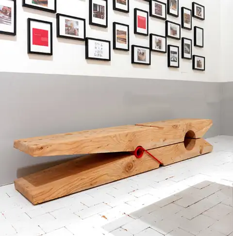 Molletta-bench-1