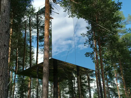 treehotel-mirror-facade