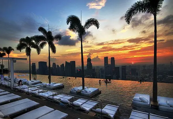world-amazing-rooftop-pool-singapore