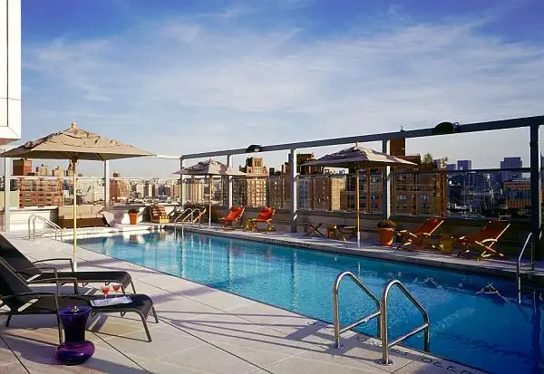 world-amazing-rooftop-pool-gansevoort