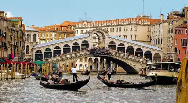 impress-bridges-rialto-italy