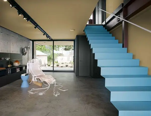 case-study-house-stairs